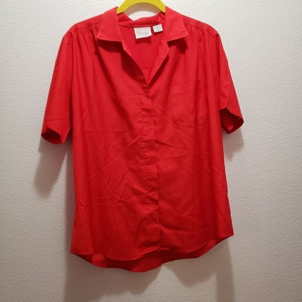 Shapely blouce red, size 16